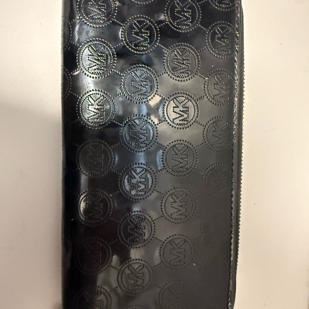 Michael Kors Black and Gold Zip Wallet